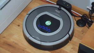 aspirateur robot silencieux irobot roomba 782e en charge